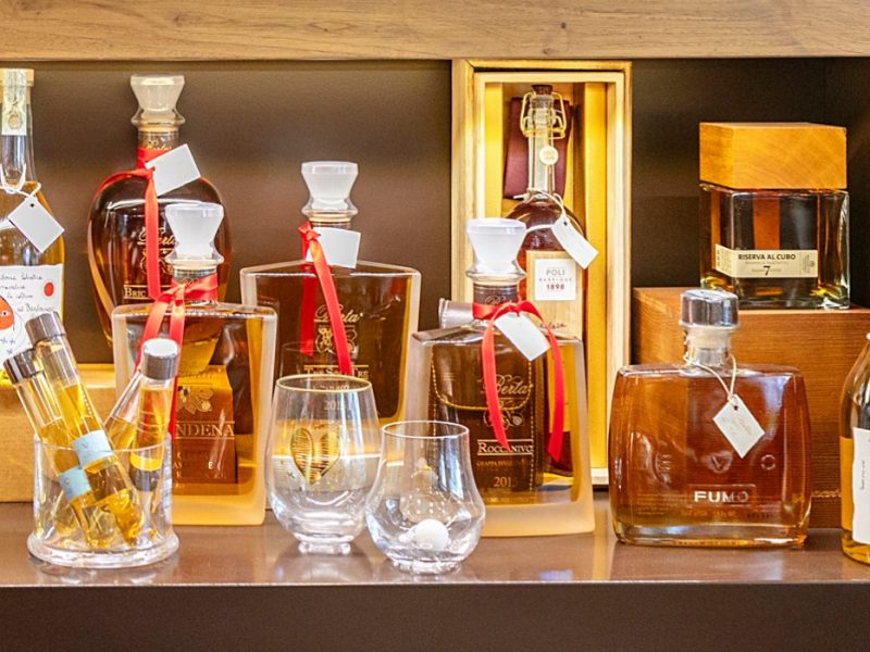Selezione di liquori da Gloria Condorelli Catania