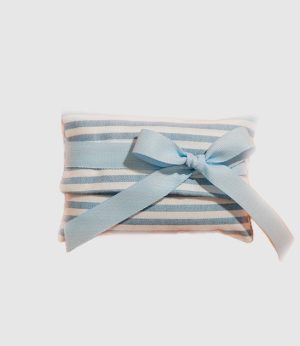 Bustina in cotone a righe blu e fiocco azzurro
